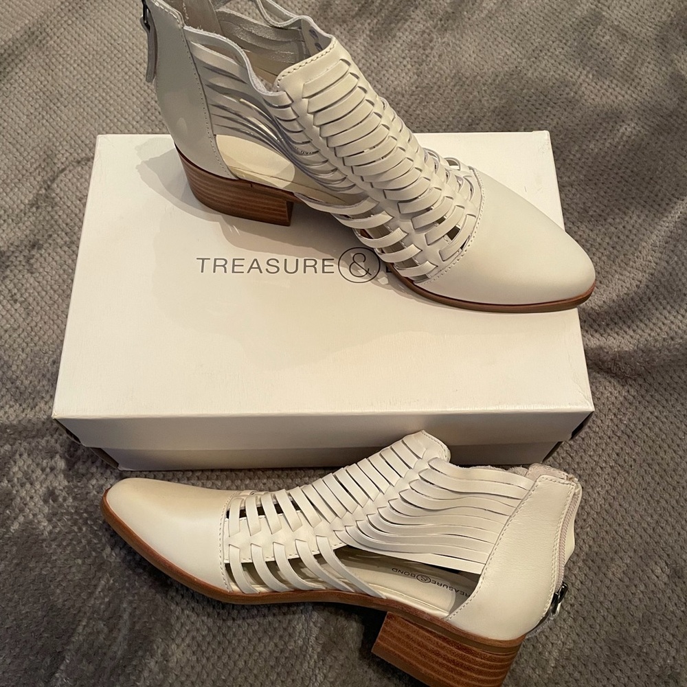 Cute strappy booties. Sz 8. Never worn.